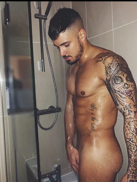 Aaron 🤫