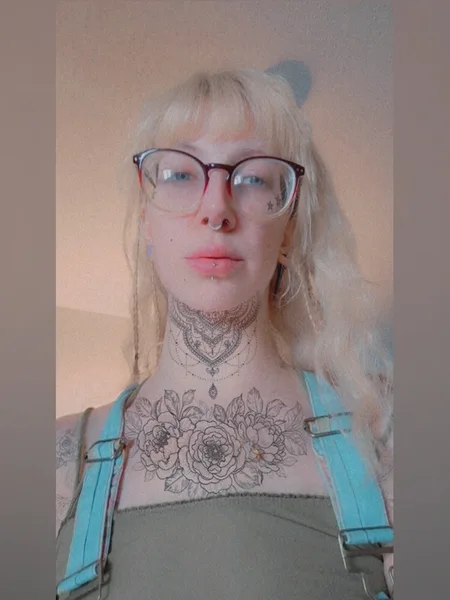 Aphrodite Vivianna Ivory