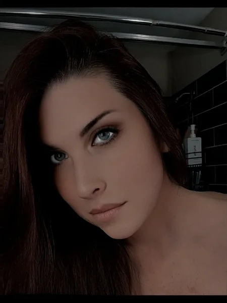 Adelynne Grace