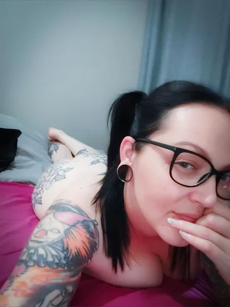 Aithra_hotwife