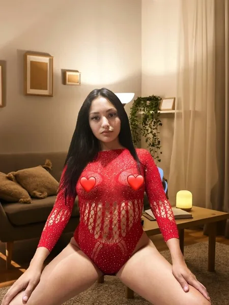 playful woman 🥵🥵