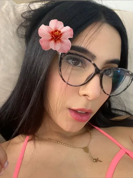 𝗔𝗟𝗘 𝗛𝗢𝗡𝗘𝗬 🧛🏻‍♀️