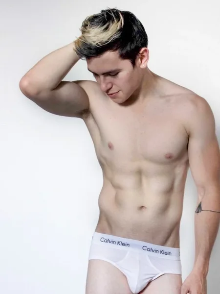 Alex Gonz Free