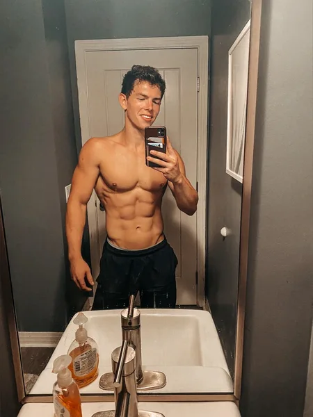 Alex Shreds