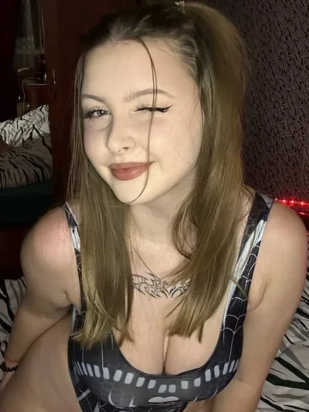 Alina🍒