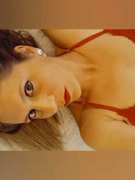 Alisson Curvy