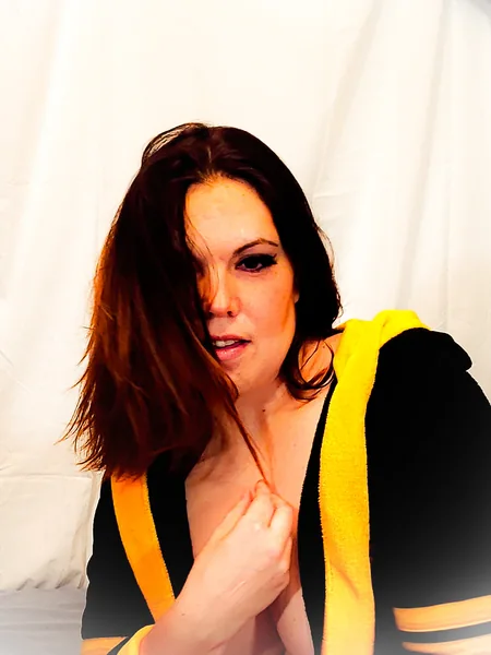 Alluring Aziza
