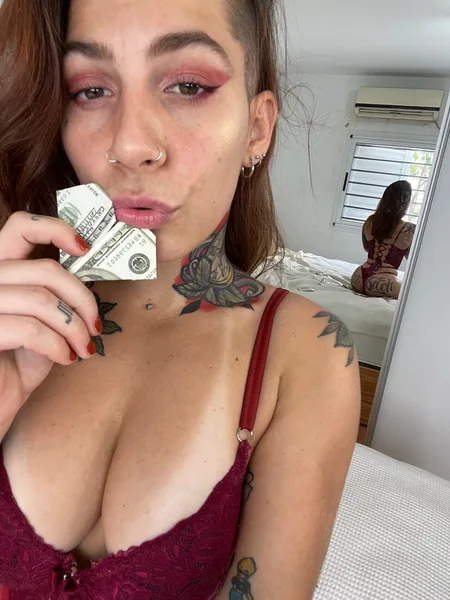 𝑳𝒊𝒍𝒊𝒕𝒉 𝑨𝒍𝒑𝒉𝒂𝒛𝒆 💃