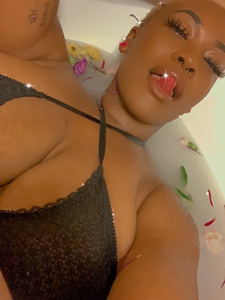 tits. thighs. vibes. ✨