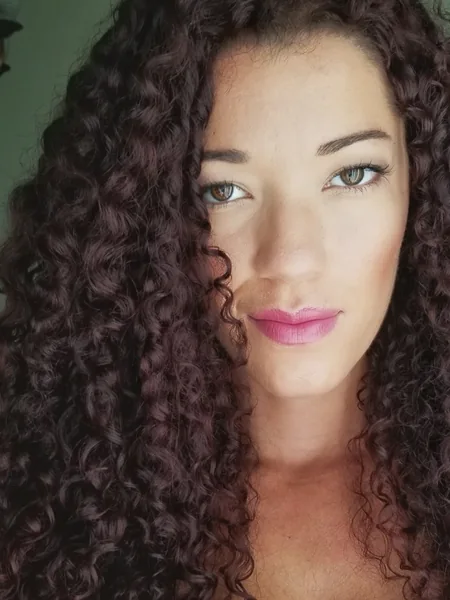 Amelia Simone
