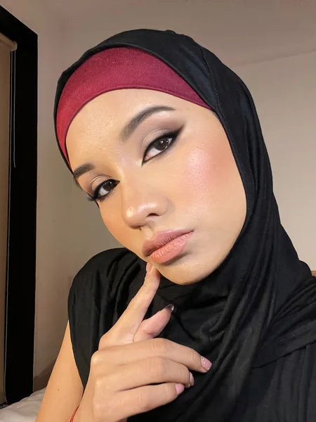 Amira Shaik