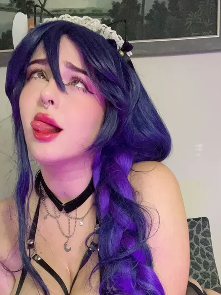 Ana Chuu💕 your dose of meaty waifu~🥩