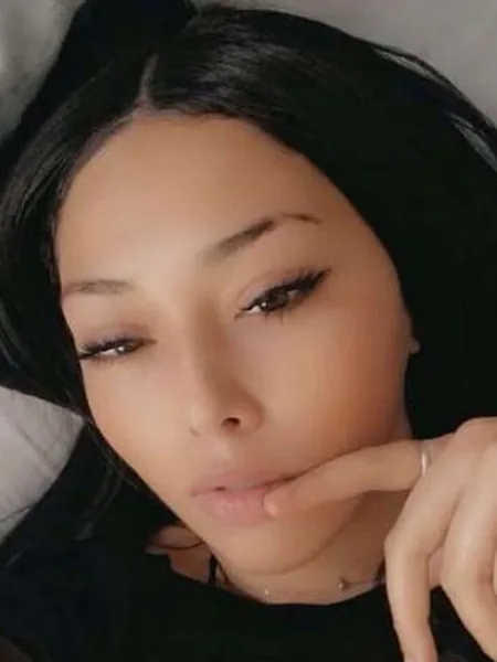 Angela Gold avatar