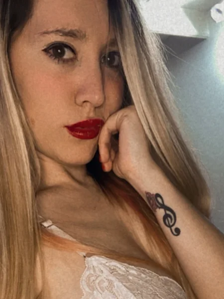 Angie Hot 🔥