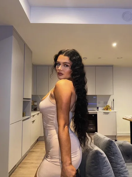 April Rozina 👸🏻 avatar
