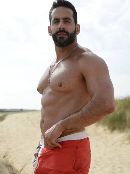 Massimo Arad gay muscle videos