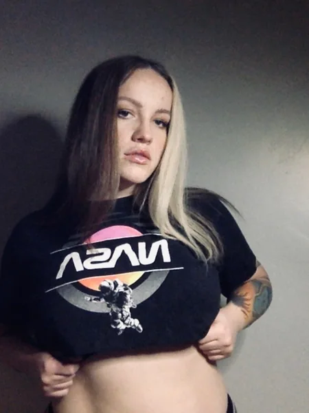August Rose avatar