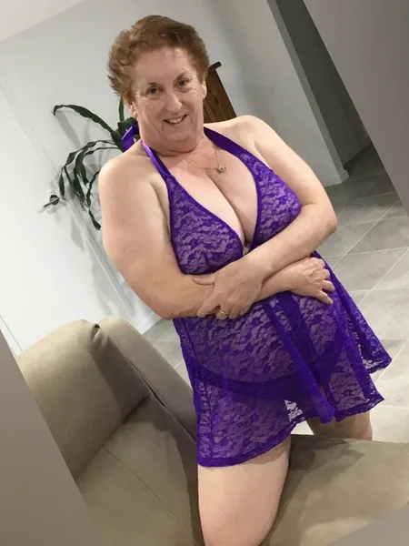 Aussie_GILF_Queen