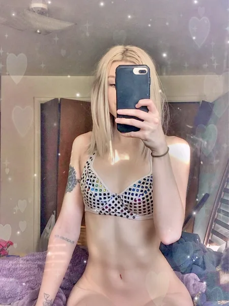 Ava Tay avatar
