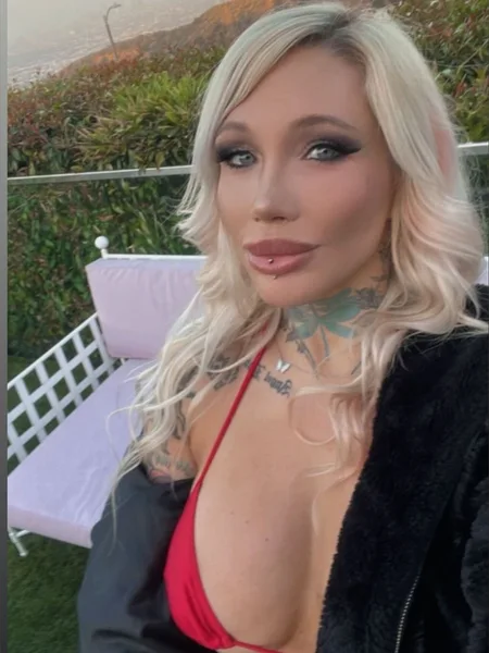 Ava stone