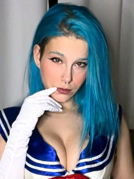 Avery Petite