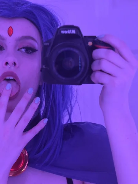 Cam