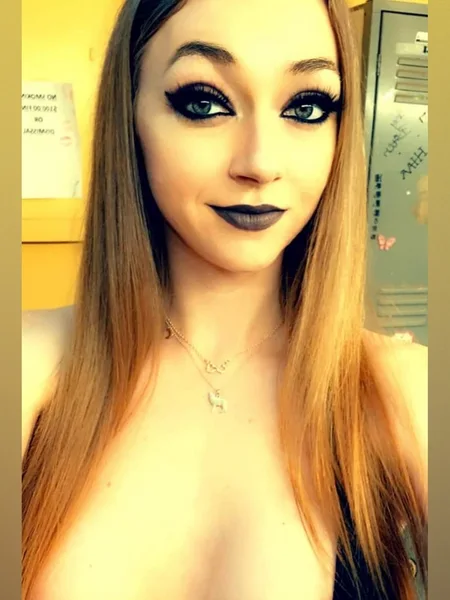 Azura Starr Official