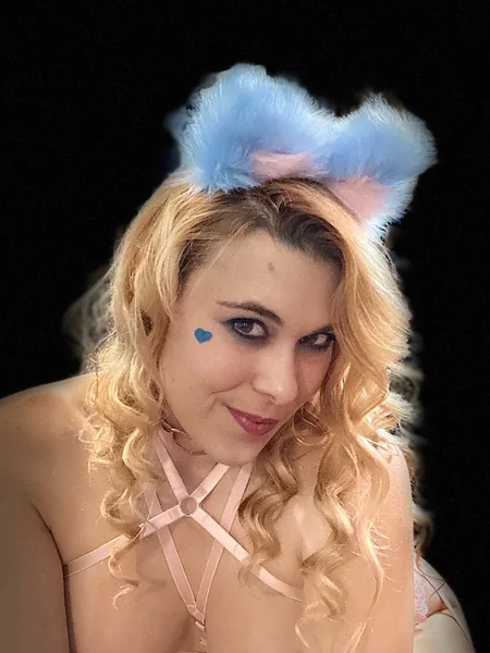 Kitty_Cass_
