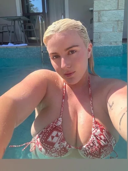 Bambi Cox 🍒