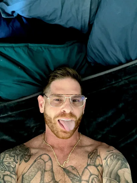 Bedroom_DaddyXXX avatar