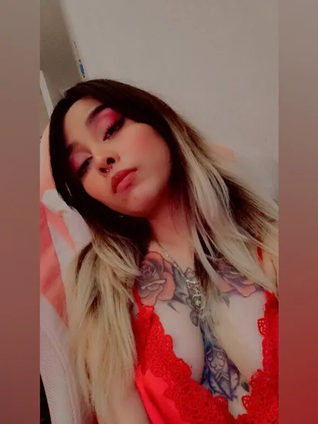 Bella Charloth avatar