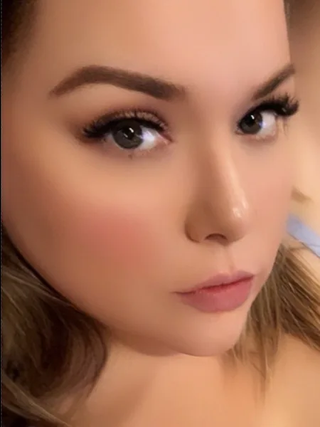 Bella Lovelee avatar