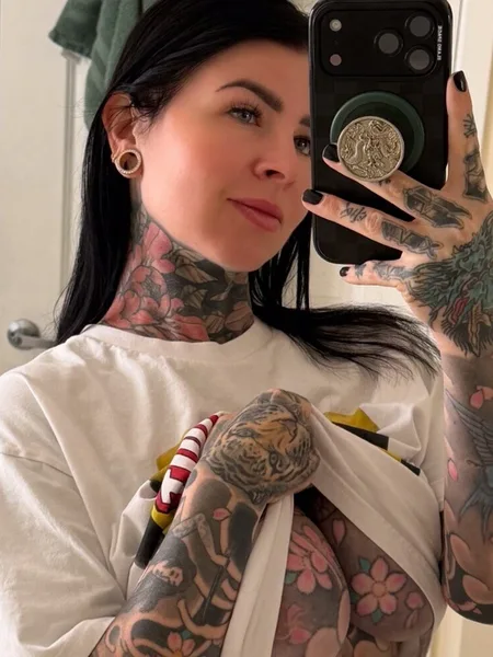 Bethany Moore 🌹