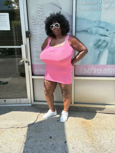 BIG BUSTY VANESSA