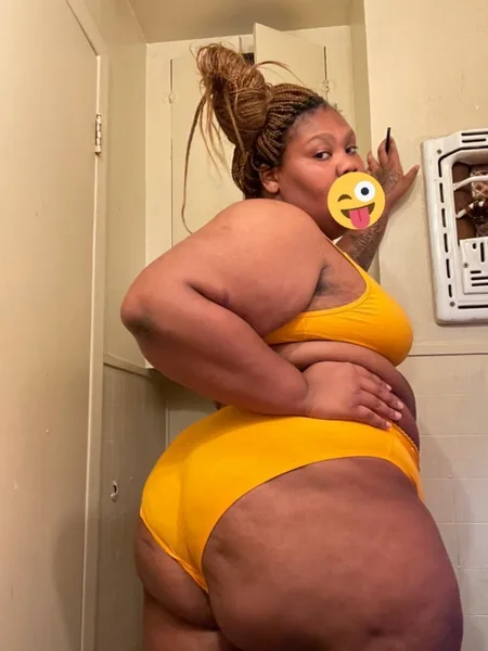 Squeeze 😝👅💦