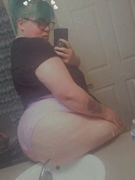 BigTiddyGothGF🖤💚