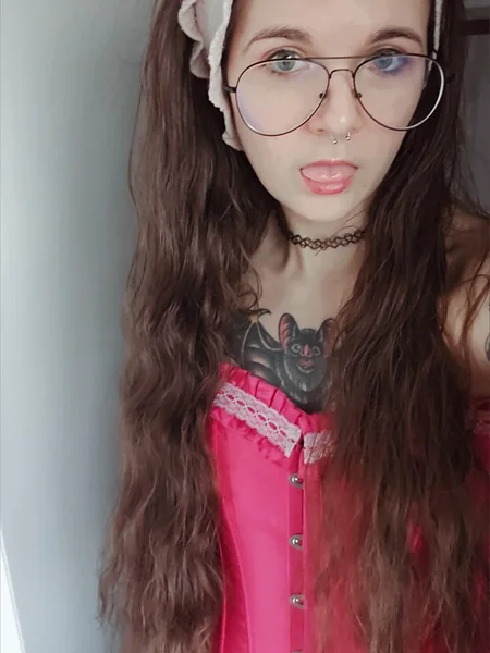 Akimbo the Bimbo