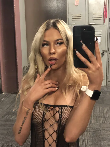 Blonde bitch 💅🏽