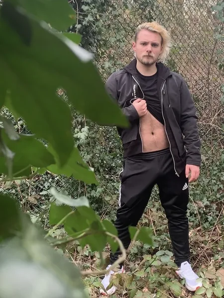 S M