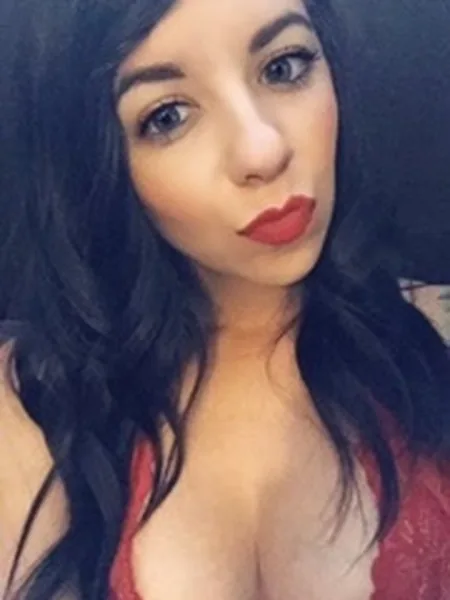 bratty_brunette_babe