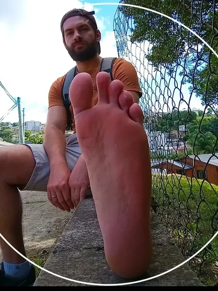 Bruno Big Feet Free!