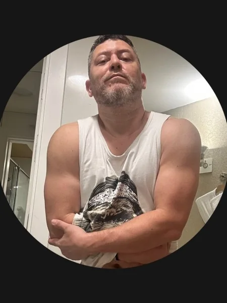 Rodrigo 🔥 Latin Muscle Daddy