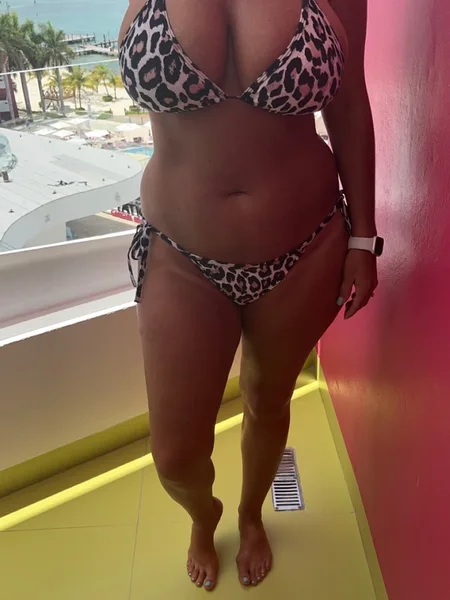 BusteeandTan