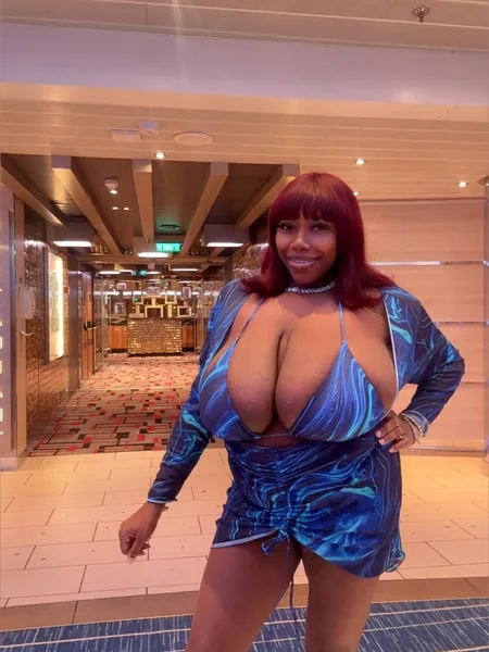 BustyBettyBoobz