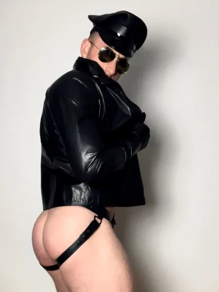 SURR | Leather Dom avatar