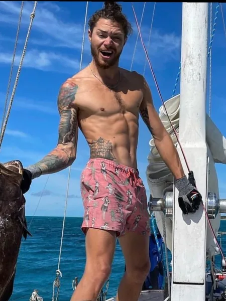 Captain Sparrow 🏴‍☠️