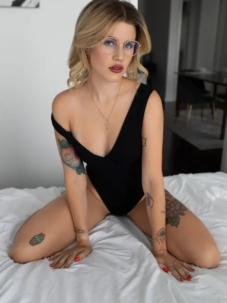 Caressa renoir
