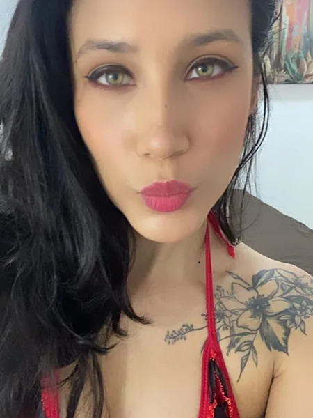 Caroljones_hot
