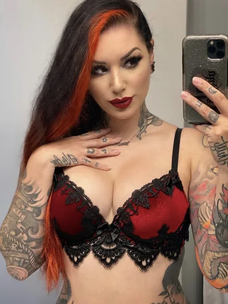 Cervena Fox