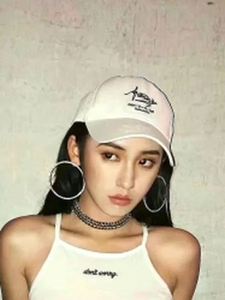 扑朔迷离.